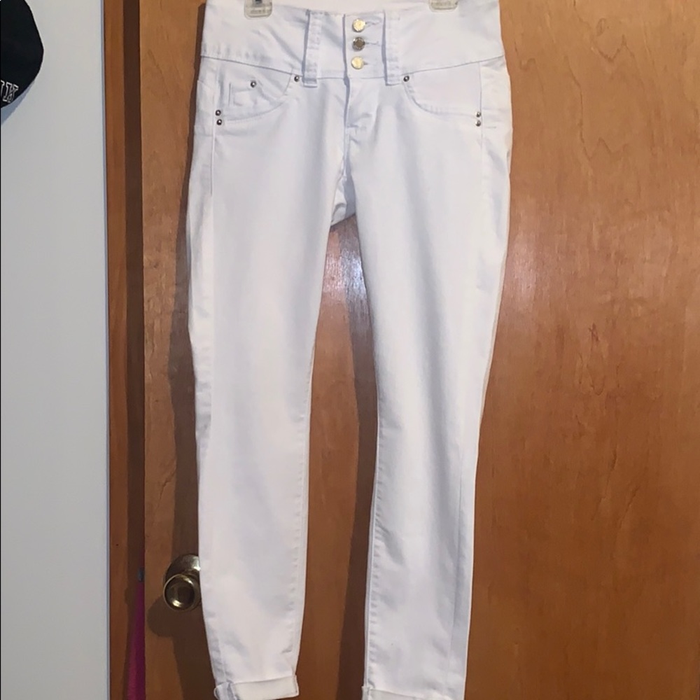 *SOLD* YMI WannaBetta Butt Jeans